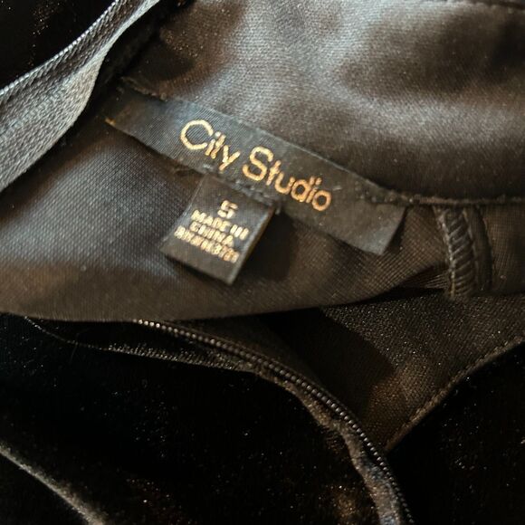 NWT CITY STUDIO Black Juniors Size 5 Velvet Lace Dress Wednesday Addams Formal - Picture 7 of 7